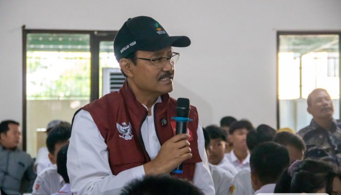 Kunjungan Mensos Gus Ipul ke Sekolah Rakyat Unesa Penuh Haru