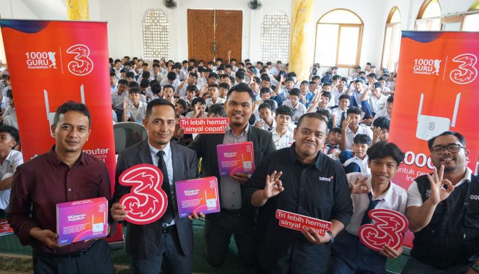 Indosat Ooredoo Hutchison Salurkan 1.000 Router Internet untuk Sekolah di Pelosok