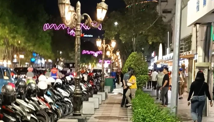 Pemkot Surabaya Akan Hapus Parkir Tepi Jalan Umum di Jalan Tunjungan