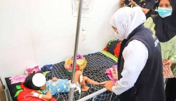 KLB Campak Sumenep: Gubernur Khofifah Gerak Cepat Vaksinasi Massal.