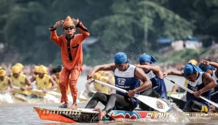 Pacu Jalur Riau Mendunia: Demam Tarian Dikha Dongkrak Turis dan Ekonomi