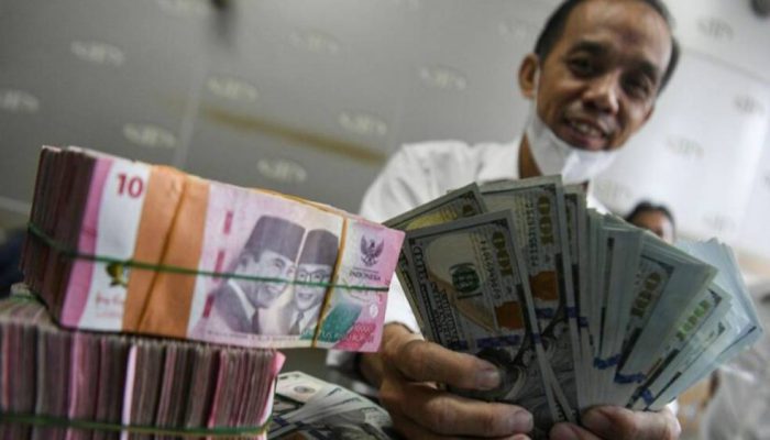 Rupiah Diprediksi Melemah Akibat Demo Diwarnai Penjarahan, IHSG Ikut Terdampak 1 September 2025