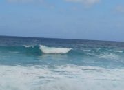 BMKG Peringatkan Potensi Gelombang Tinggi hingga 4 Meter di Perairan Jawa Timur