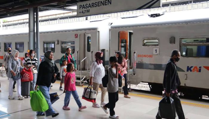 KAI: 10,36 Juta Penumpang Nikmati Layanan KA Subsidi di Awal 2025