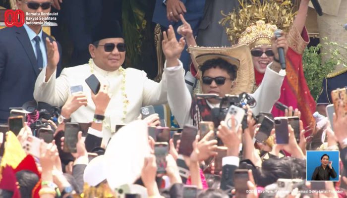 Presiden Prabowo Joget “Tabola Bale” di Istana Merdeka