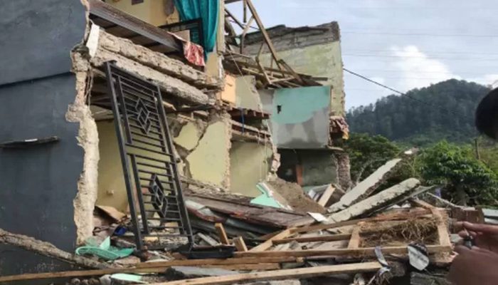 Dampak Gempa Bekasi: Mushola di Bojongmangu Rata dengan Tanah, BPBD Imbau Warga Waspada