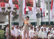 Teatrikal Kolosal Surabaya Merah Putih Kobarkan Semangat Perobekan Bendera di Hotel Majapahit