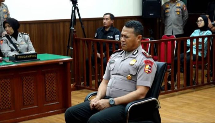 Kompol Kosmas Dipecat Polri Usai Rantis Brimobnya Lindas Pengendara Ojol Hingga Tewas