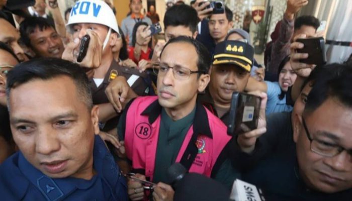 Nadiem Makarim Tersangka Chromebook: “Tuhan Lindungi Saya, Kebenaran Akan Keluar”