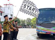 Optimistis Juara Umum, Wali Kota Eri Berangkatkan 56 Kafilah Surabaya untuk MTQ Jatim 2025