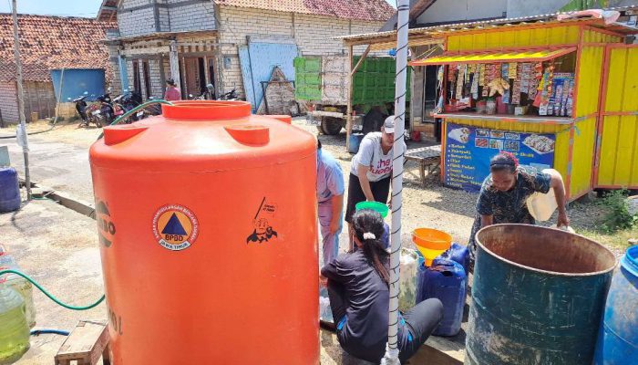 BPBD Tuban Distribusikan Air Bersih ke Desa Terdampak Kekeringan