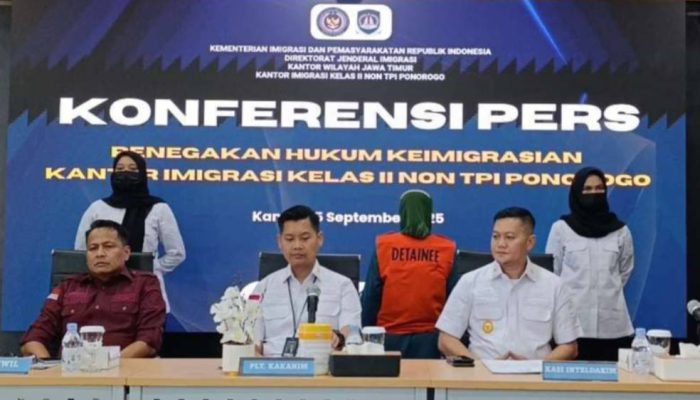 Izin Tinggal Habis, Imigrasi Ponorogo Deportasi Warga Malaysia
