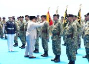 Menhan Sjafrie Dampingi Presiden Prabowo dalam “Presidential Inspection” Armada TNI AL