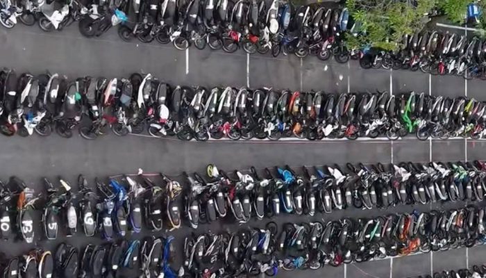 Pulihkan Hak Korban, Polrestabes Surabaya Kembalikan Motor Lewat “Bazar Ranmor”