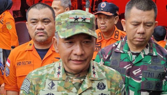 Tim SAR Berhasil Evakuasi Satu Korban Pesawat ATR 42-500 di Tebing Bulusaraung