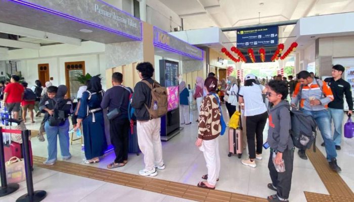 Jalur Utara Terendam Banjir, 3.789 Penumpang KAI Daop 8 Surabaya Batalkan Perjalanan