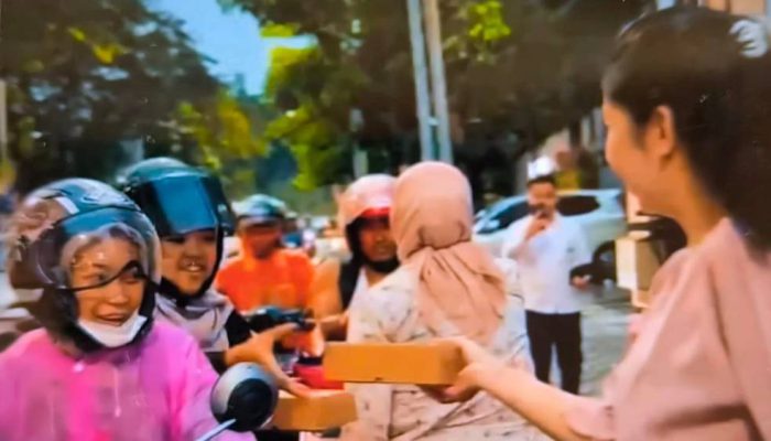 Sambut Ramadan, BRI HR Muhammad Surabaya Bagikan Takjil ke Masyarakat