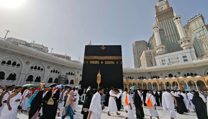 DPR Desak Pemerintah Siapkan Skema Pemulangan 58 Ribu Jemaah Umrah Terdampak Konflik