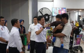 Penjualan Tiket Tinggi, Dirut KAI Sidak Layanan di Jember dan Surabaya