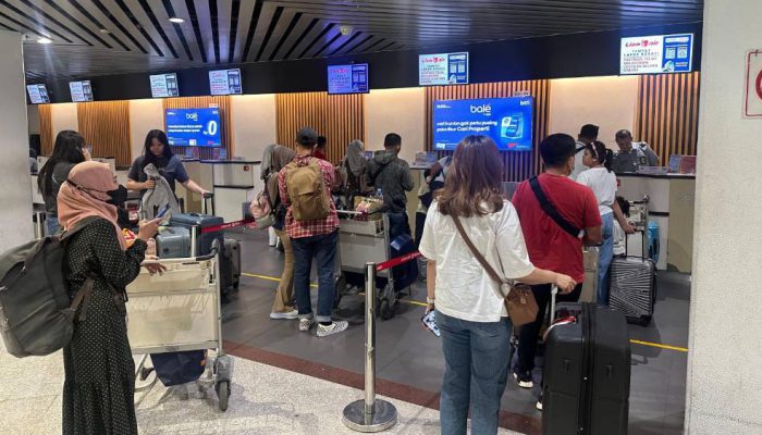 Penumpang Membludak, Juanda Capai Puncak Arus Balik