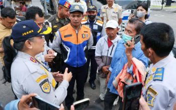 Digitalisasi Parkir Surabaya: 600 Jukir Dibekukan, Pemkot Tegaskan Sistem Non-Tunai Harga Mati