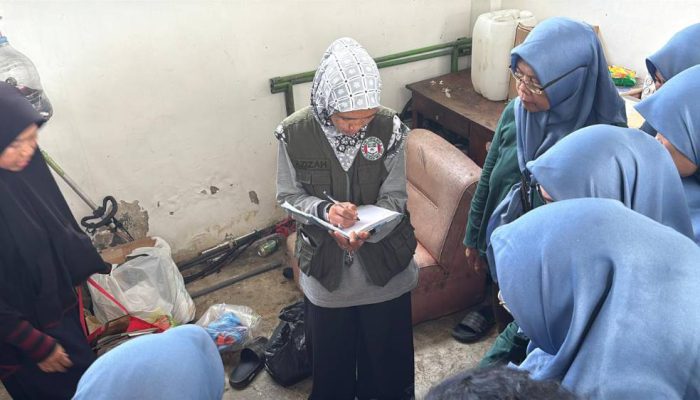 TPS Dorong Peningkatan Literasi Sampah Warga RW 10 Sidotopo Wetan Melalui Kolaborasi Strategis