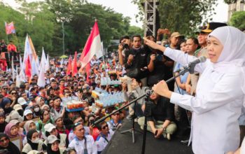 Peringatan May Day, Khofifah Dorong Kolaborasi Industri dan Kesejahteraan Buruh