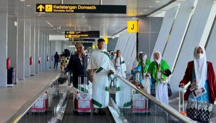 Gelombang Kedua Haji Dimulai, Bandara Juanda Fokus Pelayanan Lansia