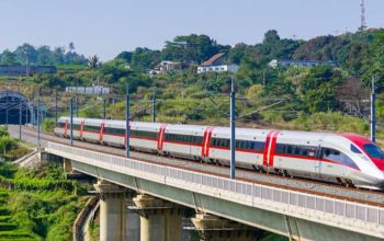 KAI Services Ambil Alih Dining Car Whoosh, Fokus Tingkatkan Kenyamanan Penumpang