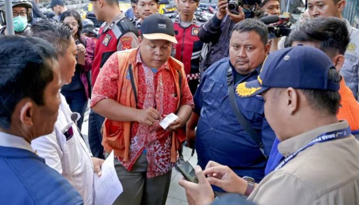 Percepat Digitalisasi Parkir, Pemkot Surabaya Berhentikan 163 Jukir Tak Perpanjang KTA