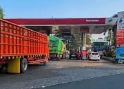 Solar Langka di Pantura Jatim: Distribusi Logistik Tersendat, Produktivitas Truk Merosot Tajam