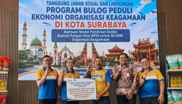 30 Pelaku UMKM Mitra RPK di Surabaya Terima Bantuan TJSL Bulog Senilai Rp5,3 Juta