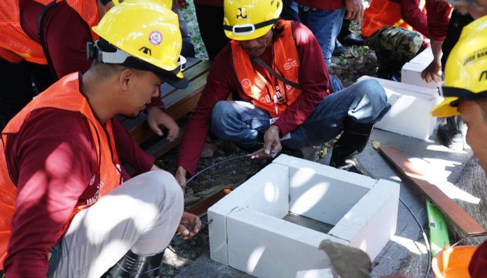 Akademi Jago Bangunan Bekali 103 Tenaga Konstruksi Jatim dengan Sertifikasi Kompetensi
