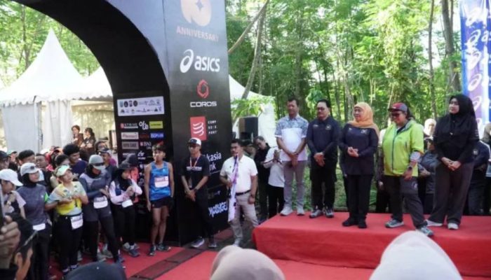4.014 Pelari Internasional Jelajahi Gunung Arjuno, Khofifah Sebut Sport Tourism Dongkrak Pariwisata