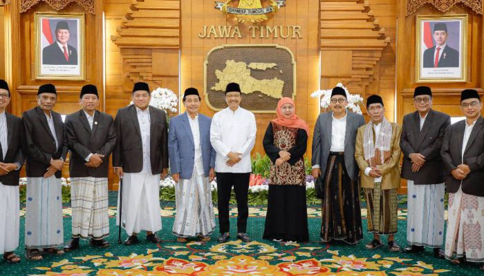 Bertemu di Grahadi, Gus Ipul-Khofifah Perkuat Sinergi Sambut Muktamar NU 2026