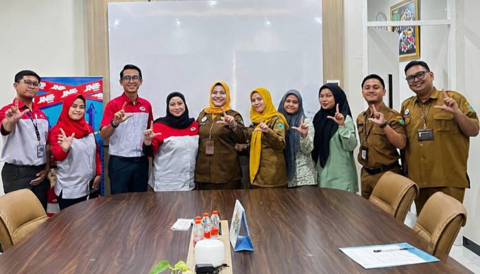 Tingkatkan Layanan Kesehatan, JNE Sidoarjo Gandeng RSUD Sidoarjo Barat Layani Pengantaran Obat ke Rumah Pasien
