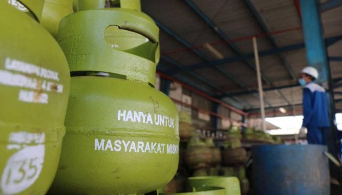 Elpiji 3 Kg Langka di Banyuwangi, Warga Keliling Cari Gas