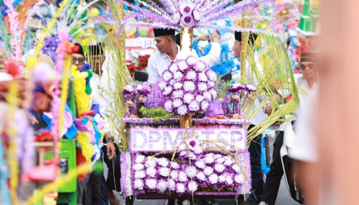 Tradisi Endhog-Endhogan Banyuwangi Meriah, Ribuan Telur Dibagikan Saat Maulid Nabi