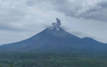 Gunung Semeru Kembali Erupsi Selasa Dini Hari, Warga Diminta Waspada