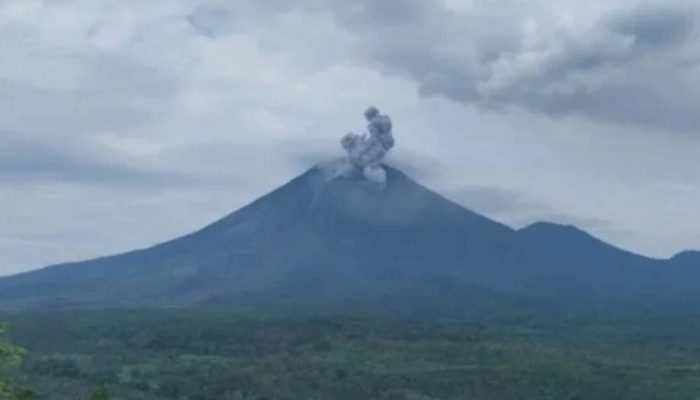 Gunung Semeru Kembali Erupsi Selasa Dini Hari, Warga Diminta Waspada