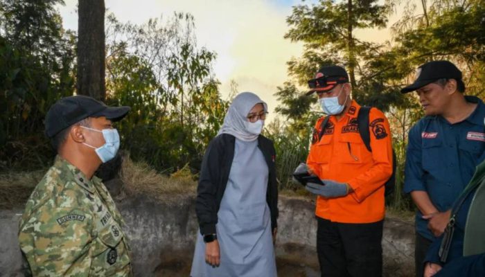 Kawah Ijen Masih Ditutup, BKSDA Fokus Pendinginan dan Pantau Titik Api