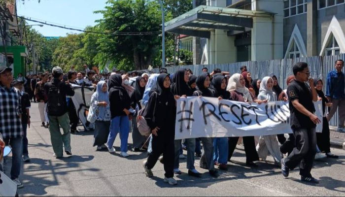 Mahasiswa UINSA Gelar Aksi Tuntut Rektor Prof. Muzakki Mundur: Dinilai Otoriter hingga Kebijakan Fasilitas Kampus