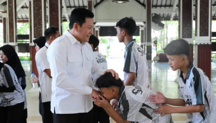 Lepas Kontingen Pagar Nusa ke Kejurwil Jatim, Bupati Subandi Garansi Pendidikan dan Masa Depan Atlet Sidoarjo