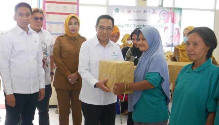 Wamenkes Tinjau Layanan TBC di RSUD Notopuro Sidoarjo, Fokus Pasien Resisten Obat