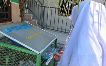 Tingkatkan Kesadaran Lingkungan Sejak Dini, PT Terminal Teluk Lamong Salurkan Sarana Pemilahan Sampah di Surabaya