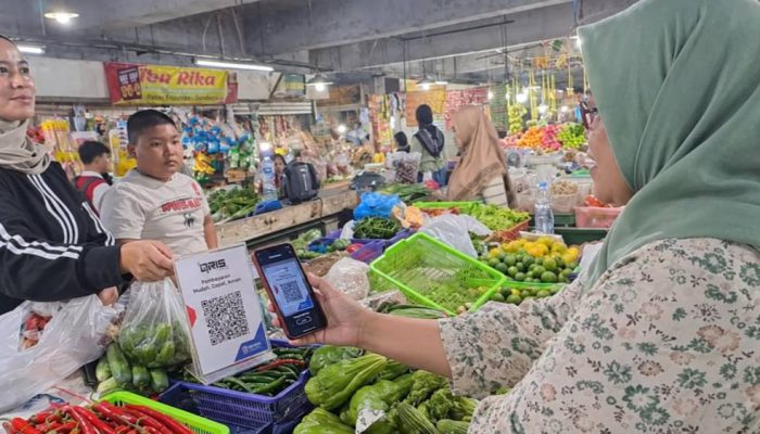 Dukung Ekonomi Digital, BRI Sediakan WiFi untuk Pedagang Pasar Keputran
