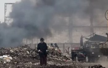 Asap Pembakaran Sampah Ganggu Warga Tambak Mayor, DLH Surabaya Turun Tangan