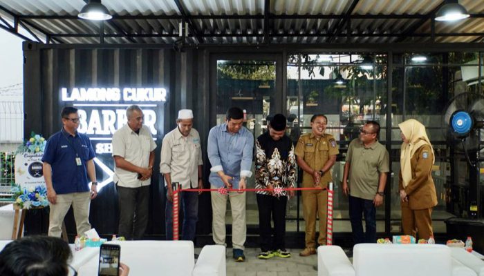 Terminal Teluk Lamong Berdayakan Warga Lewat Program Lamong Cukur